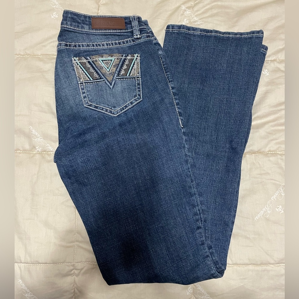 Woman’s rock and roll jean.